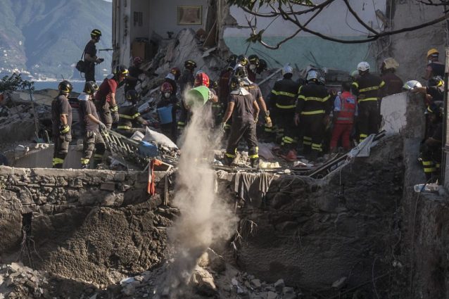 Estratto anche il corpo della terza vittima: è il figlio dei primi due morti