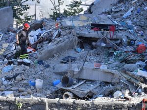 Crollo palazzo Torre Annunziata, l'amministratore: "Nessun B&B"