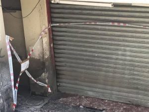 Sequestrato il luogo in cui Vincenzo è stato fatto a pezzi. I vicini: "Odore nauseabondo"