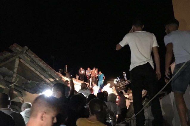 Terremoto Ischia: si scava, sotto le macerie si sentono voci di bambini
