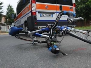 Marcianise, con lo scooter investe e uccide un ciclista: era sotto l'effetto di droga