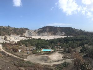 Tre morti sulla Solfatara a Pozzuoli, i soccorritori: "Non abbiamo potuto salvarli"