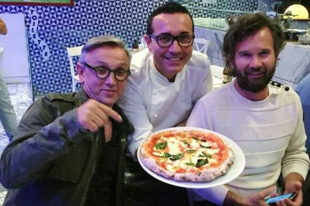 Al centro Gino Sorbillo, a destra Carlo Cracco e a sinistra Bruno Barbieri