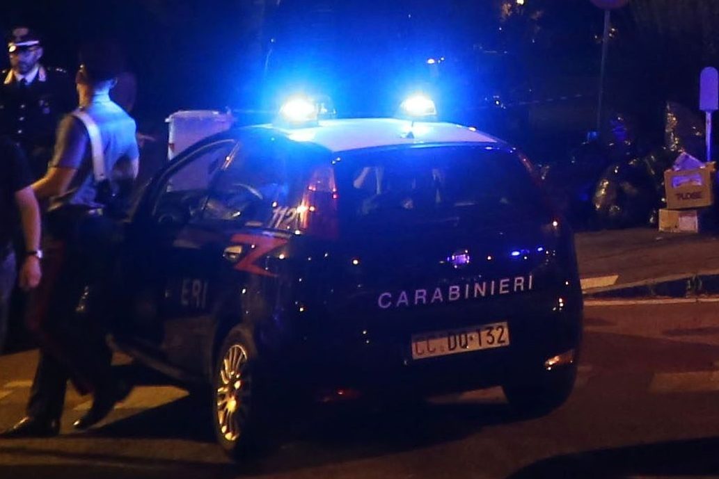 Caserta, trovato morto nell’auto parcheggiata vicino al cimitero con lo stereo al massimo - Napoli Fanpage.it