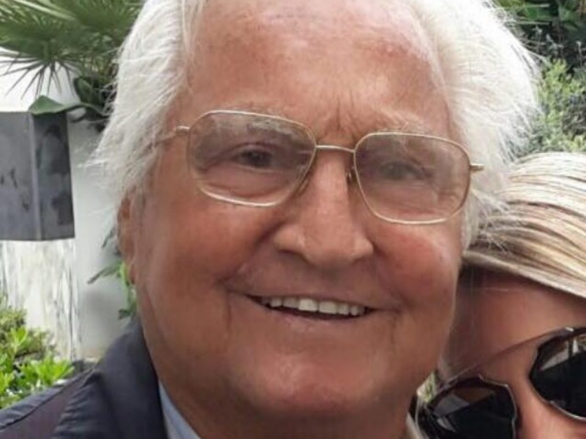 Morto Ettore Falconieri Addio A Bebe Lo Storico Batterista Di Peppino Di Capri