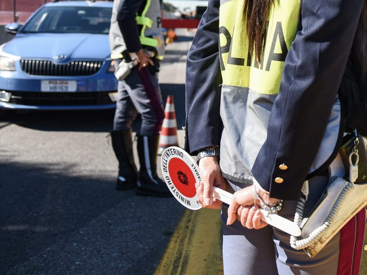 Come Si Chiama La Paletta Della Polizia