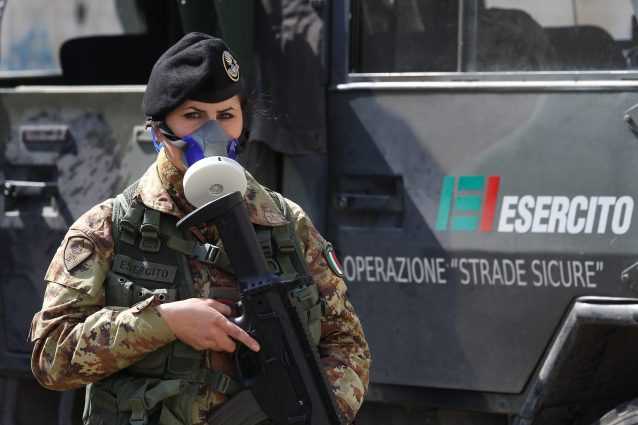 G20, Napoli blindata con 2mila uomini delle forze dell’ordine. Niente tavolini dei bar in zona rossa G20, Napoli blindata con 2mila uomini delle forze dell’ordine. Niente tavolini dei bar in zona rossa