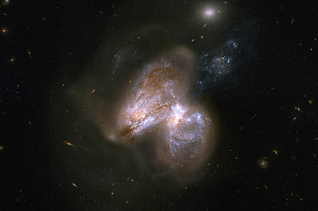 Le due galassie di Arp 299 (Foto Nasa).