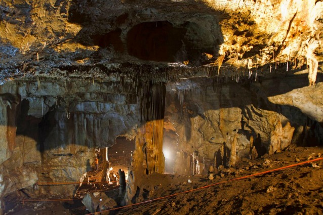 La grotta di Manot, in Israele, dove è stato ritrovato il cranio parziale (REUTERS/Israel Hershkovitz, Ofer Marder & Omry Barzilai/Handout via Reuters)