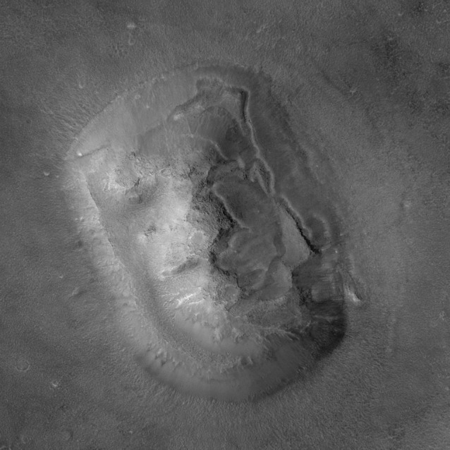 Il "volto su Marte" fotografato dalla sonda Mars Global Surveyor nel 1998 ad altissima risoluzione ha molto poco di umano