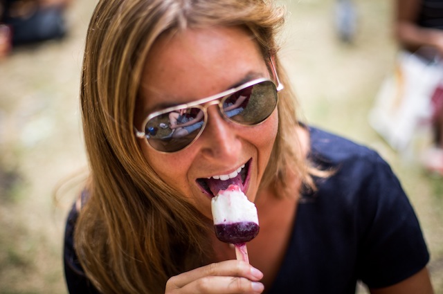 Mangiare una granita troppo in fretta può provocare il ghiaccia–testa