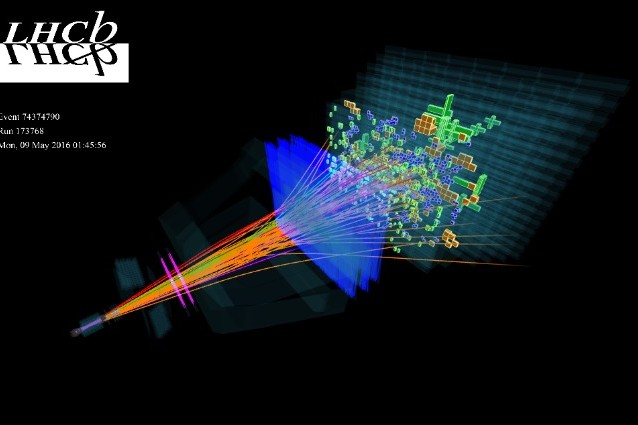 Collisione protone–protone (Image: LHCb, fonte CERN)