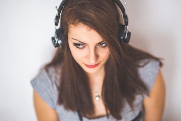Come reagisce il cervello di un fan all'ascolto del suo brano preferito