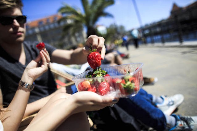 Ecco quanta frutta e verdura devi mangiare per essere più felice