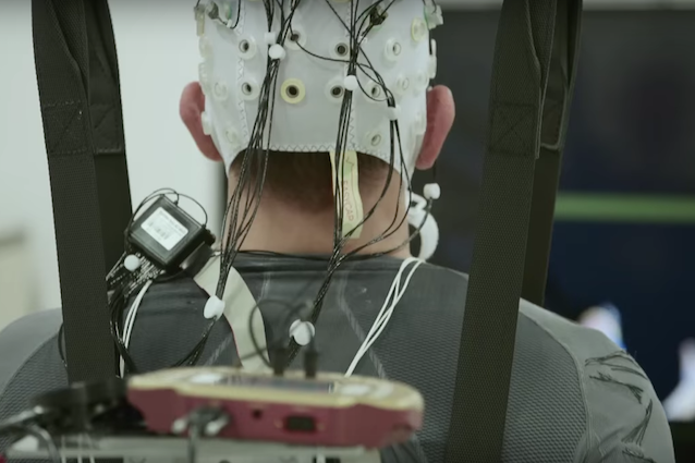Erano paralizzati, ma hanno allenato il loro cervello e ora si muovono