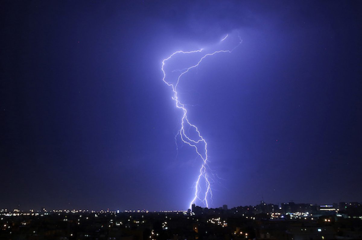 Fulmine da record ecco il più lungo di sempre, ha percorso 320 chilometri Fulmine da record ecco il più lungo di sempre, ha percorso 320 chilometri