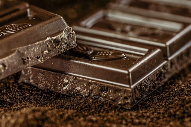 Il cioccolato fondente fa davvero bene al cuore?
