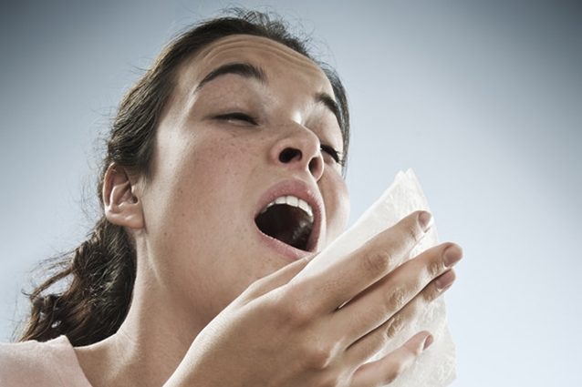 La rinite può essere un sintomo dell’influenza, ma il Raffreddore comune è un’altra cosa