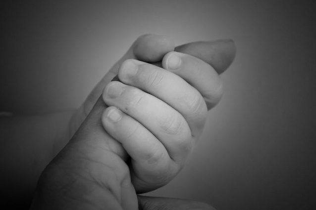 Fare del male per attirare attenzione: cos'è e sintomi della Sindrome di Münchhausen
