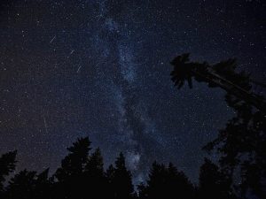 Nel cielo di luglio sciami di meteore e 'danze' tra la Luna, Giove, Saturno e Venere