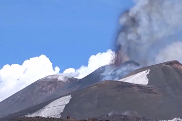Eruzioni vulcaniche, perché la lava esplode se tocca la neve?