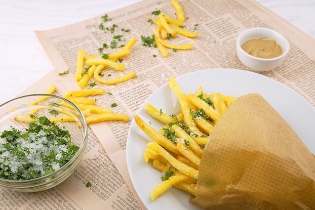 Sfatato un mito: mangiare salato non fa venire sete. Però fa ingrassare: ecco perché