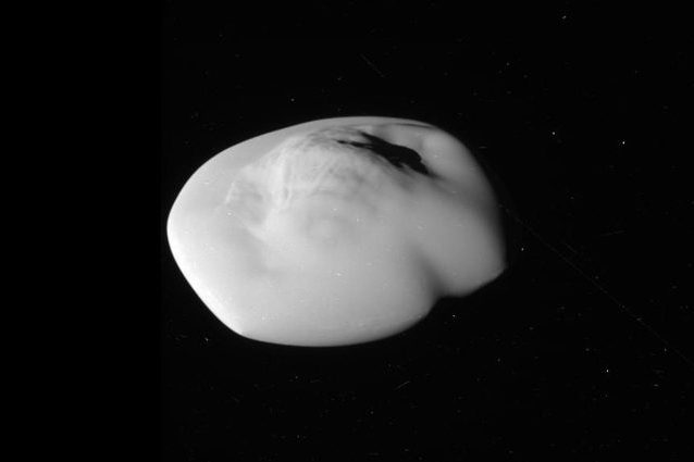La sonda Cassini colpisce ancora: ecco cos'ha fotografato durante il 'Gran Finale'