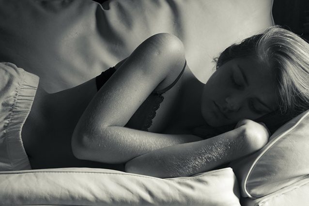Sette rimedi se russi troppo: cosa fare (se non è roncopatia cronica)