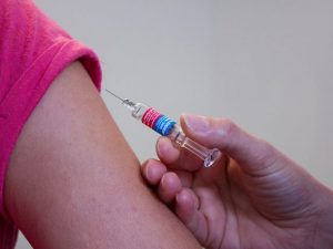 Vaccino anti-colesterolo: test clinici in corso per prevenire le malattie cardiache