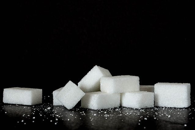 Cancro: perché una dieta ricca di zuccheri favorisce la proliferazione della malattia