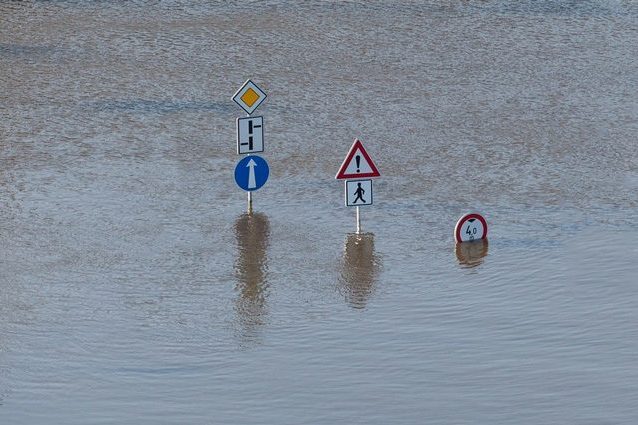Sommersi dall'acqua: 2 miliardi di rifugiati nel 2100 a causa dell'innalzamento dei mari