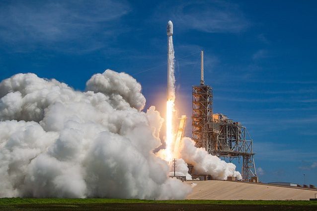 SpaceX, nuovo record per Elon Musk: due razzi nello spazio in 48 ore. Ecco a cosa servono