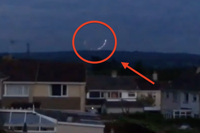 Ufo vola in circolo nel Regno Unito? La realtà è più spettacolare