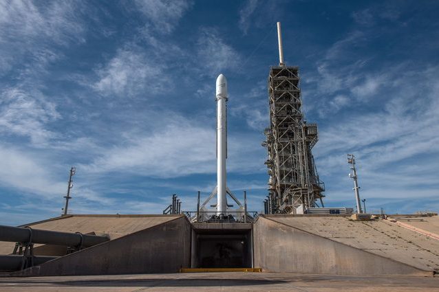 Fallito il lancio di SpaceX, niente tripletta per Musk: cosa è successo