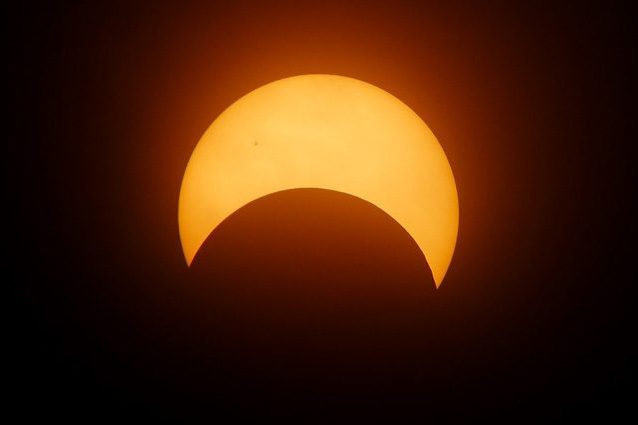 L'eclissi solare del secolo in diretta: dove osservare lo spettacolare evento