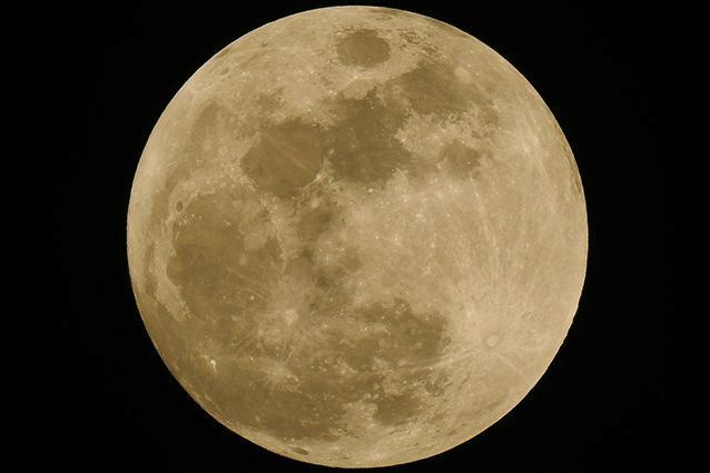 Eclissi lunare parziale: è l'ultima del 2017. Come e dove vedere lo spettacolo in cielo