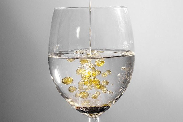 Sciogliere l'olio nell'acqua è possibile: ecco cosa serve per riuscirci