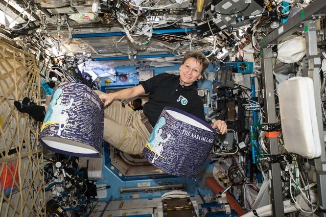 Peggy Whitson è tornata sulla Terra: la “donna dei record” atterrata in Kazakistan