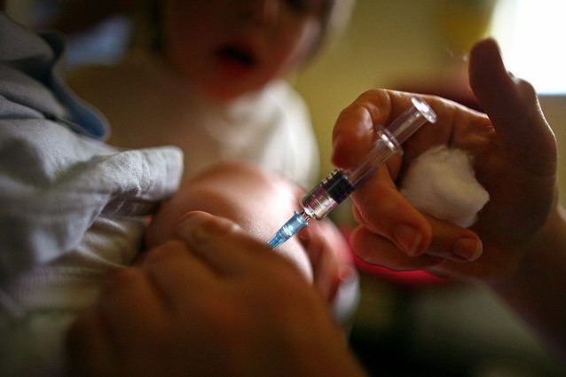 Vaccini, in Italia crolla lo scetticismo. I contrari dimezzati in due anni: ora sono l'8%