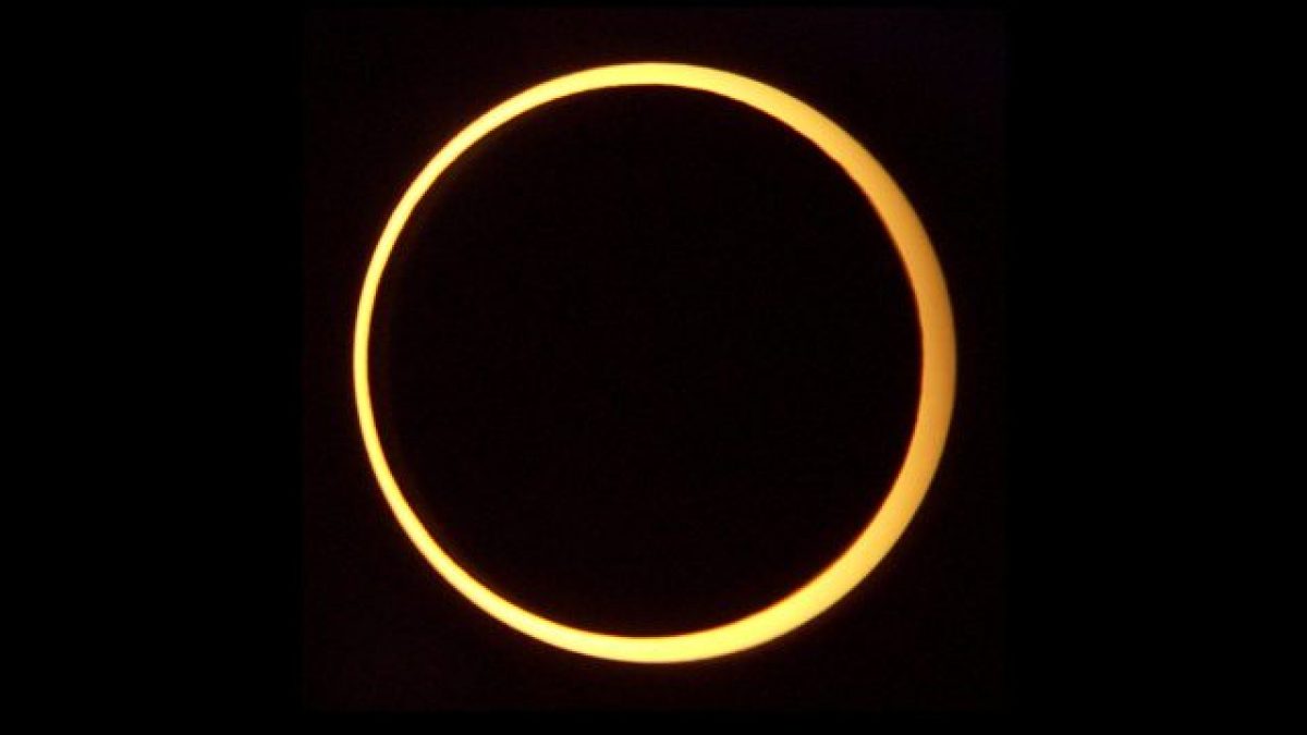 Eclissi anulare. Credit: Smrgeog/Wikipedia