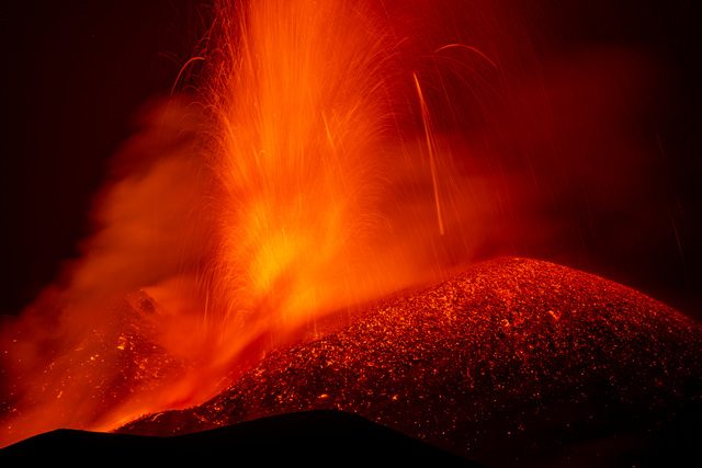 Nuova altezza record per l'Etna dopo sei mesi di intensa attività vulcanica - Vimarsana News