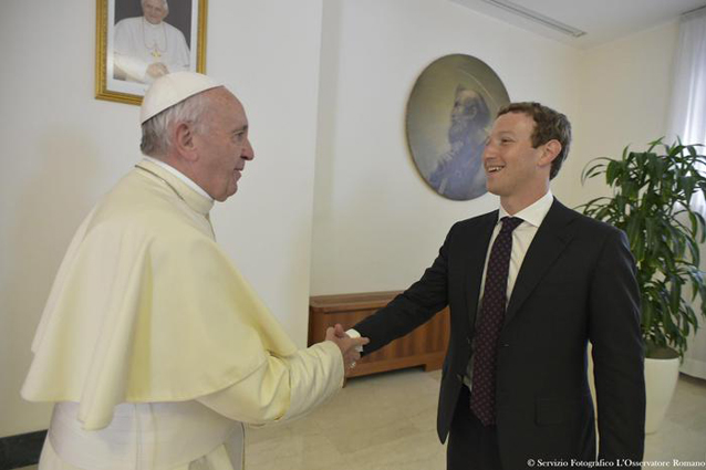 Papa Francesco con Mark Zuckerberg e Priscilla Chan