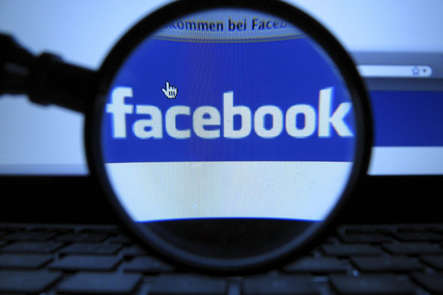 Ecco perché non dovresti scrivere "Amen" nei commenti su Facebook
