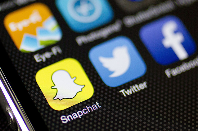 Giovani e social media, 1 su 3 condivide bufale