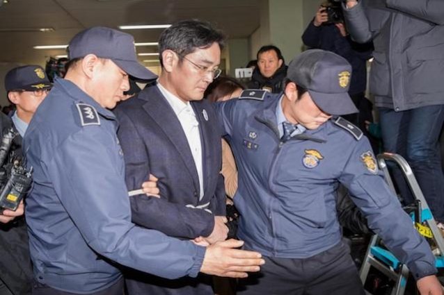 Il vicepresidente di Samsung sarà incriminato per corruzione e frode