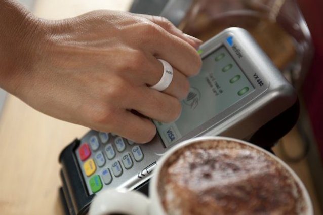 Con questo anello potete pagare senza usare contanti o bancomat
