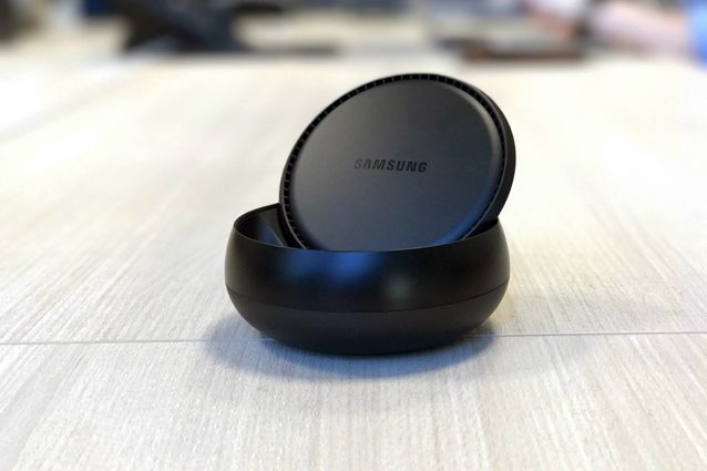 Samsung DeX, presentata la docking station per collegare il Galaxy S8 alla televisione