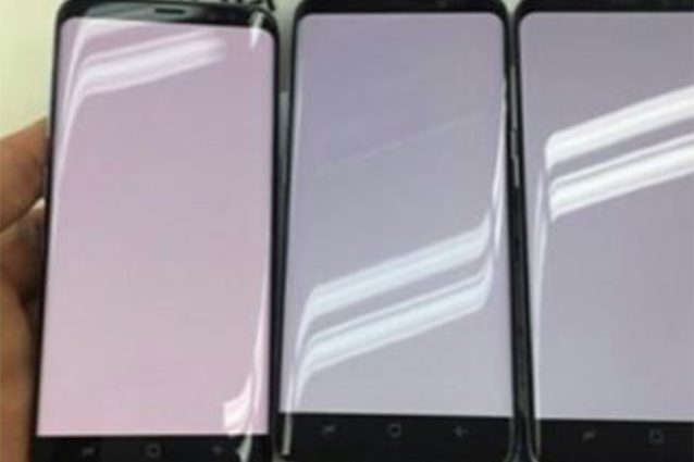 Lo schermo del Galaxy S8 si tinge di rosso: nuovi problemi per Samsung