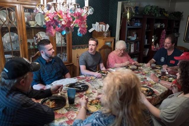 Mark Zuckerberg è andato a cenare a casa di una famiglia che ha votato Trump