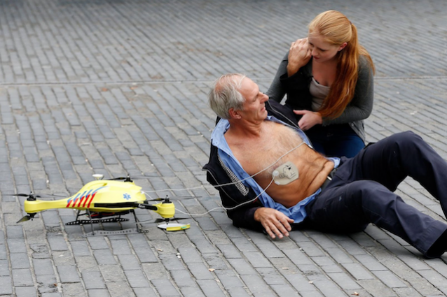 Questo drone con defibrillatore potrebbe salvarti la vita